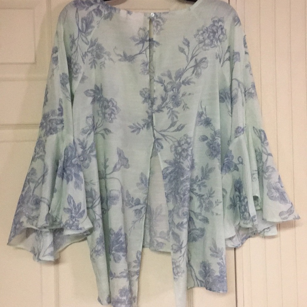 Lauren Conrad top